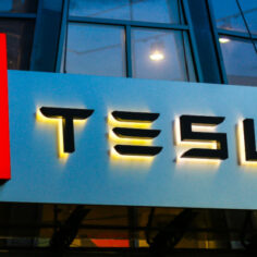 tesla-lays-off-software,---and-service-department-employees-over-email