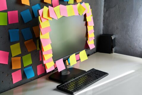 the-new-sticky-notes-app-on-windows-11-is-just-what-you-need