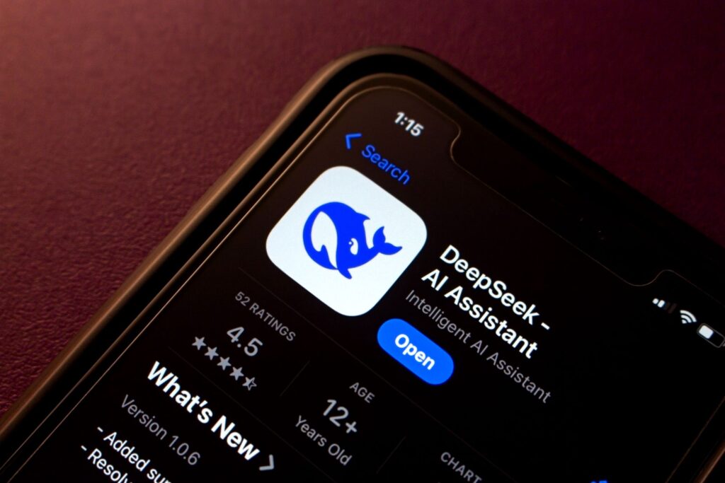 the-deepseek-app-doesn’t-send-or-store-data-securely:-here’s-what-researchers-found