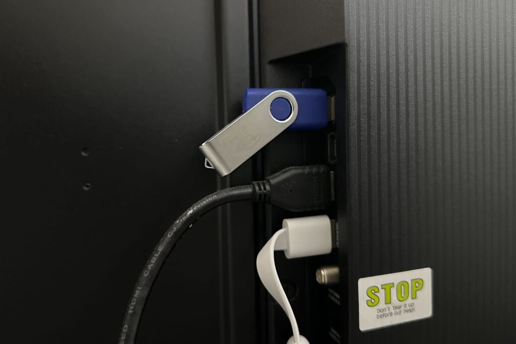 5-ways-you-should-use-your-smart-tv’s-usb-port