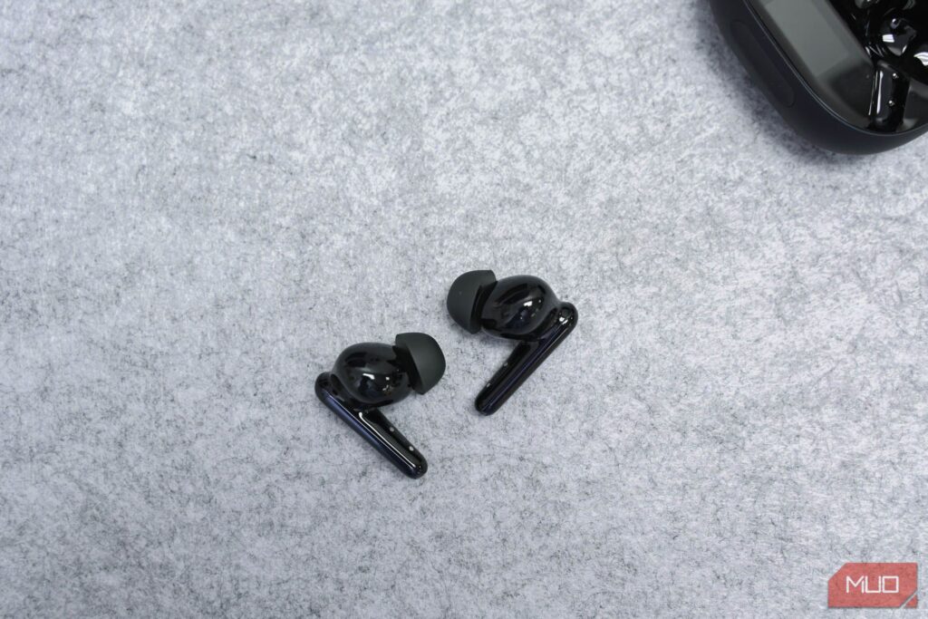 i-love-earbuds,-but-they-have-these-5-undeniable-problems