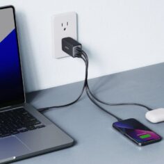 this-must-have-anker-charger-that-i-use-every-day-just-hit-its-lowest-price-ever