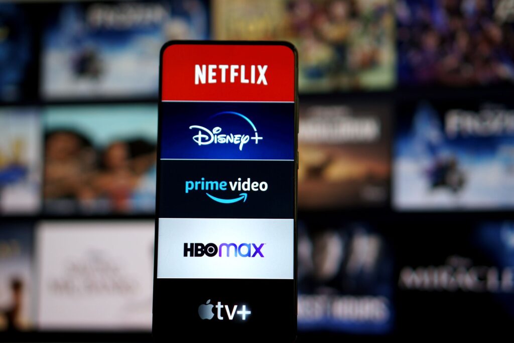 these-streaming-services-have-the-best-offline-modes-for-travel
