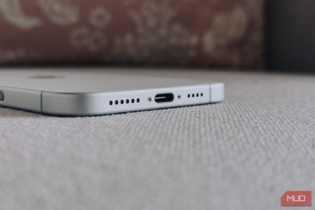did-you-know-you-can-plug-these-10-devices-into-your-smartphone’s-charging-port?