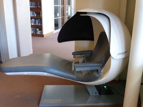 why-tech-billionaires-are-quietly-buying-sleep-pods,-brain-sensors,-and-biohacks