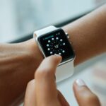 smartwatches-might-be-aging-men-faster-than-cigarettes