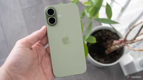 forget-the-iphone-17-pro-and-air,-the-base-iphone-17-is-the-one-i-would-buy-now